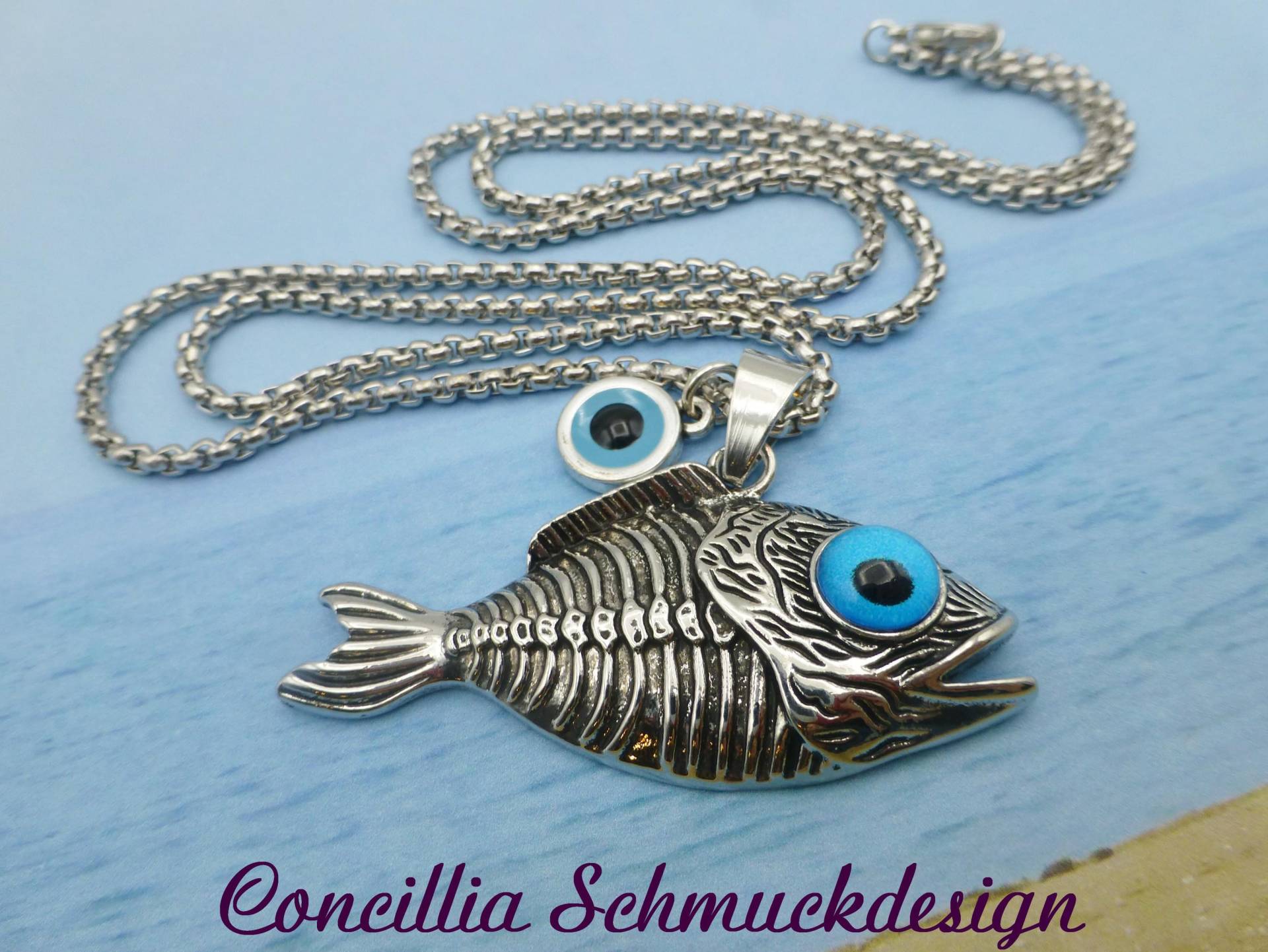 Kette Fisch Edelstahl Glücksauge Blau von concilliadesign
