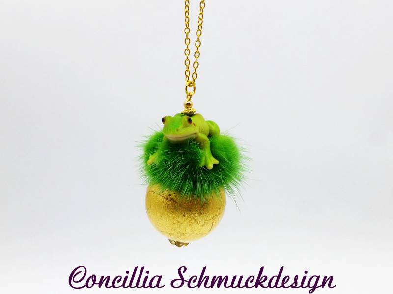Kette Frosch Auf Goldener Kugel von concilliadesign