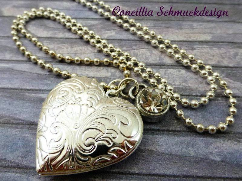 Kette Herz Medaillon Aufklappbar Kugelkette 50 cm von concilliadesign