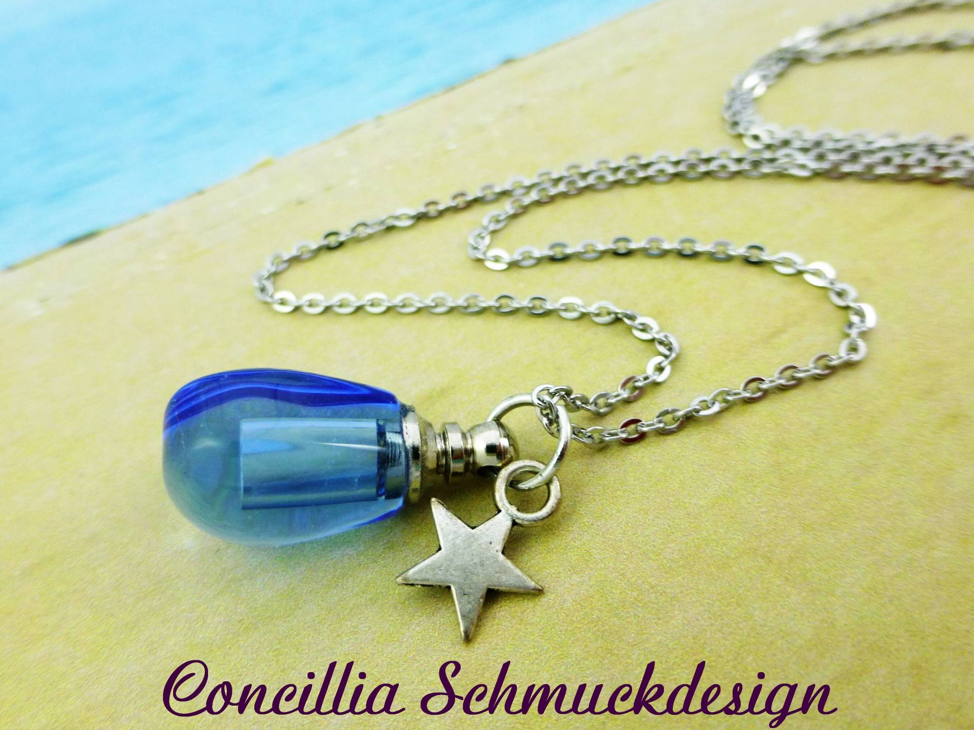 Kette Mini Fläschchen Blau von concilliadesign