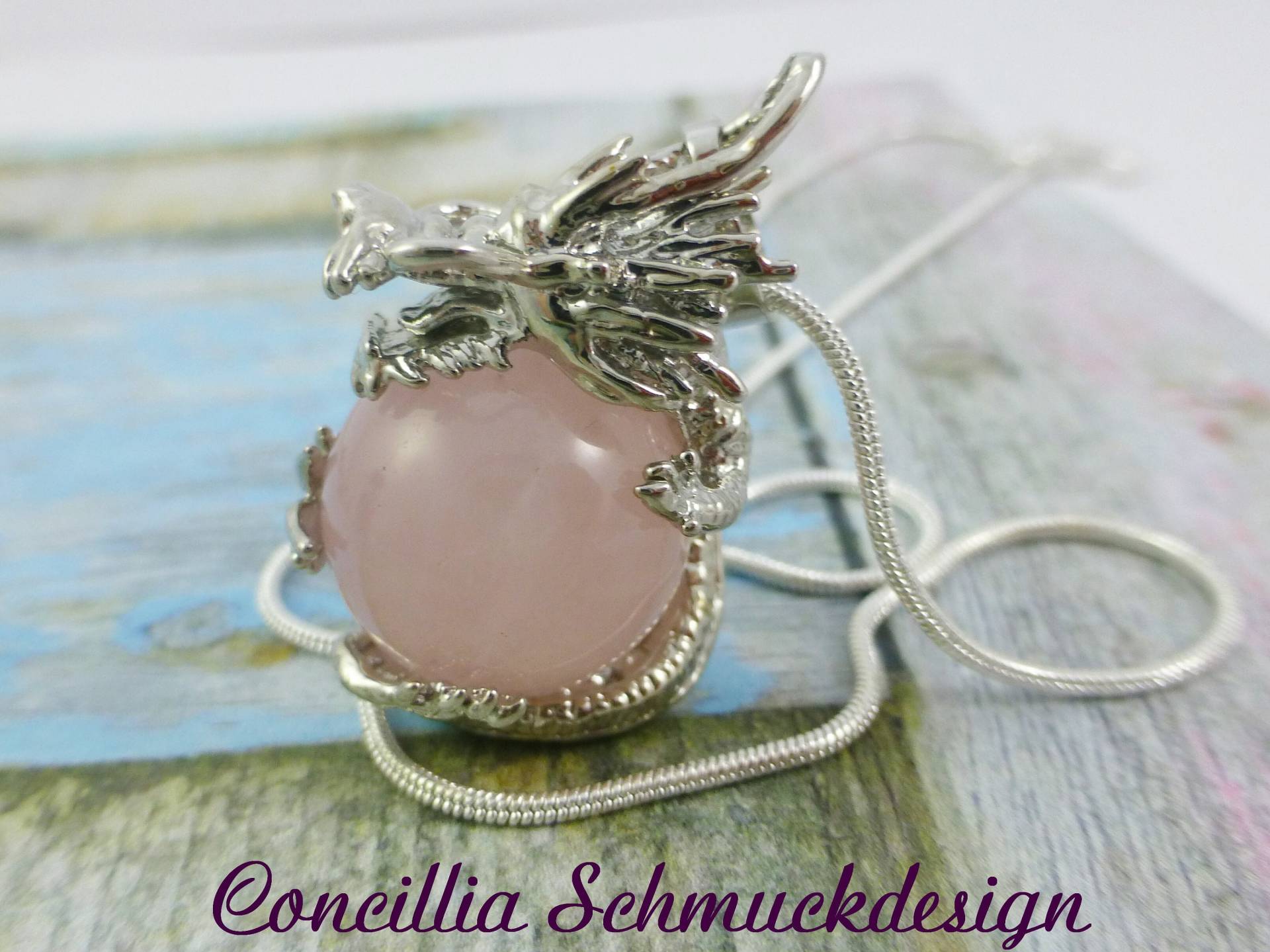 Kette Silberdrache Auf Rosenquarz von concilliadesign