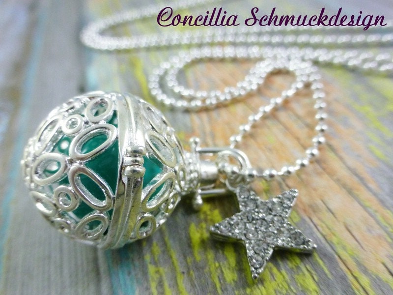 Kette Versilberte Klangkugel Türkis Mit Stern von concilliadesign