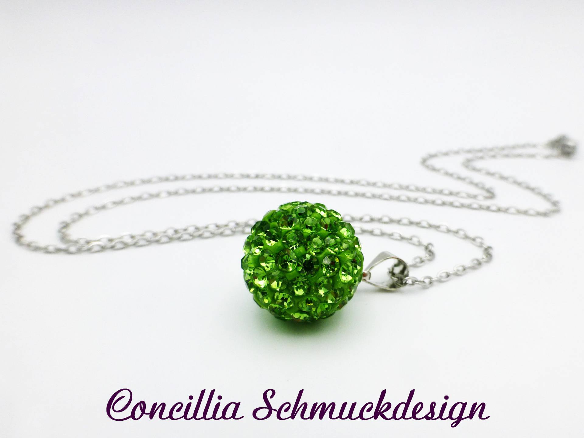 Kugel Glitzernd Grün An Edelstahlkette von concilliadesign