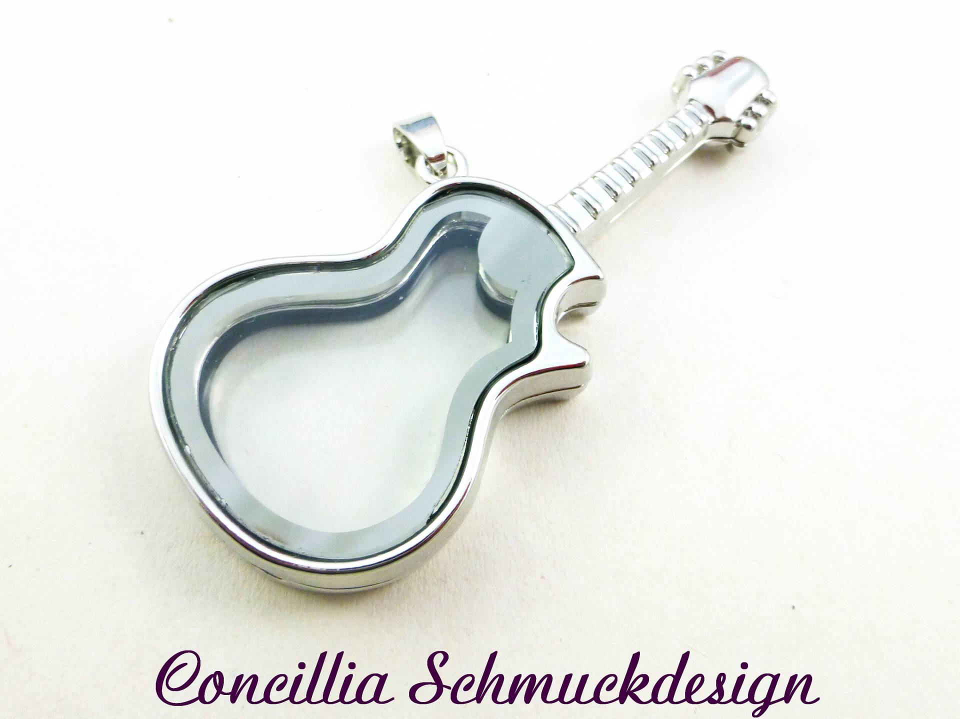 Medaillon Gitarre Befüllbar Edelstahl von concilliadesign