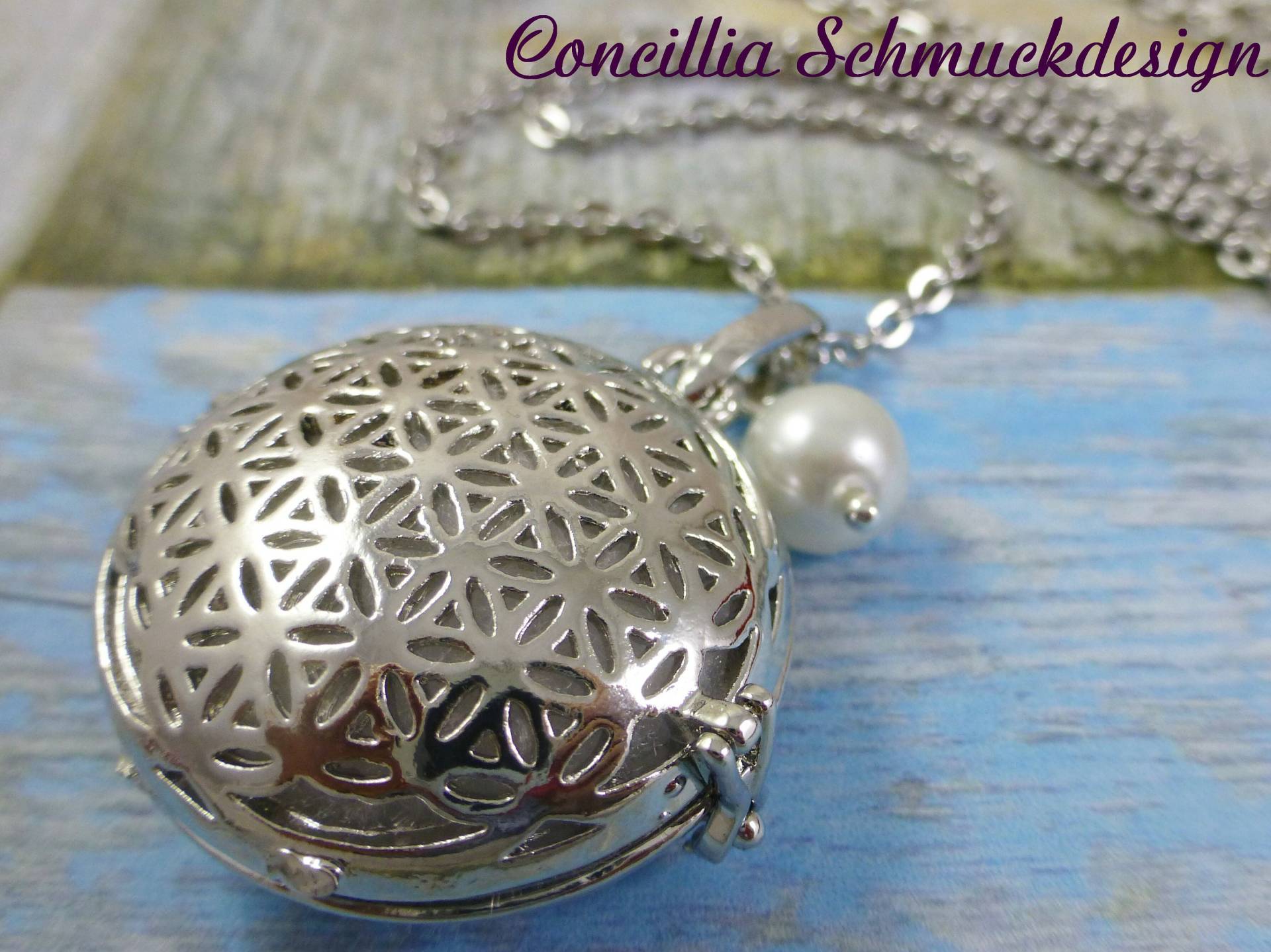 Medaillon Lebensblume Silber von concilliadesign