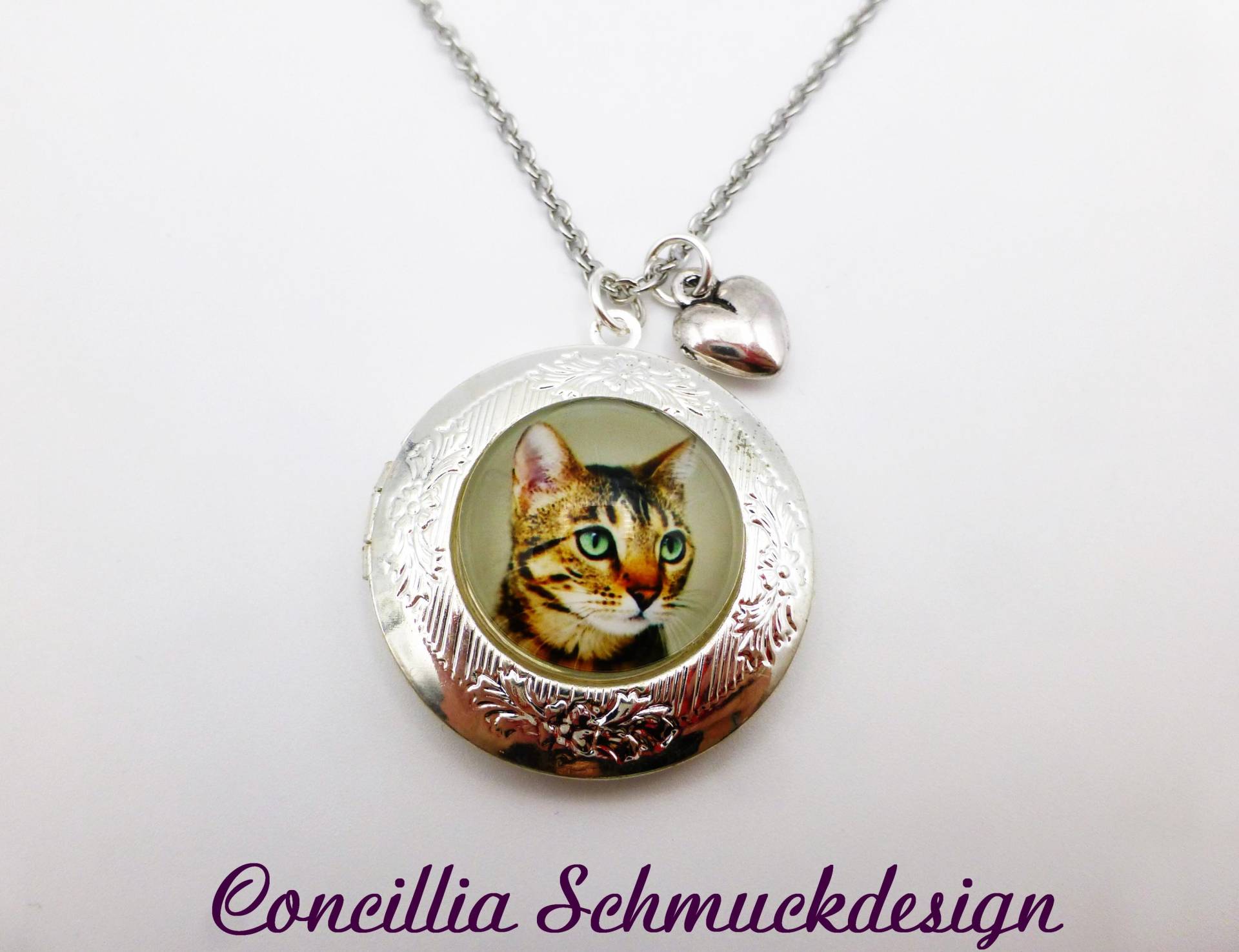 Medaillon Mieze Aufklappbar Kette Edelstahl Herz von concilliadesign