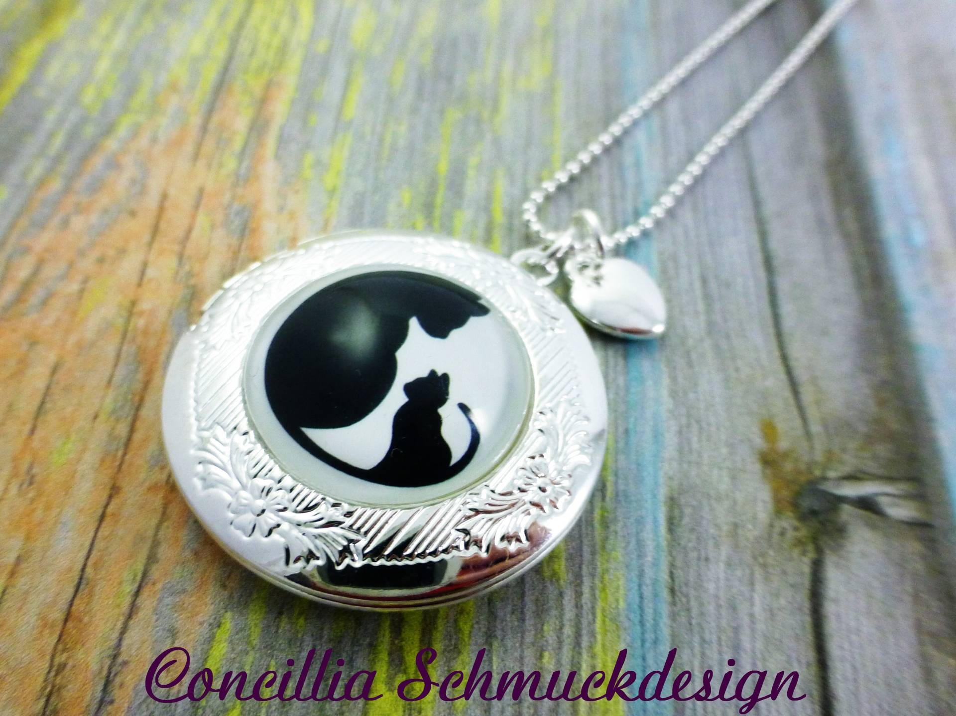 Medaillon Schwarze Katzen Aufklappbar Kette Edelstahl von concilliadesign