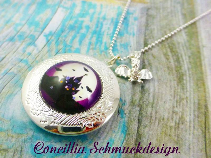 Medaillon Spukschloss Fledermaus von concilliadesign