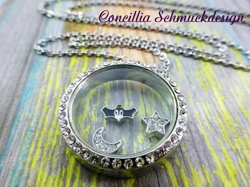 Medaillonkette Fledermaus Mond Stern Glitzer von concilliadesign