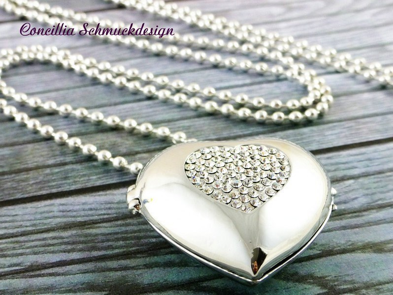 Medaillonkette Glitzerherz von concilliadesign