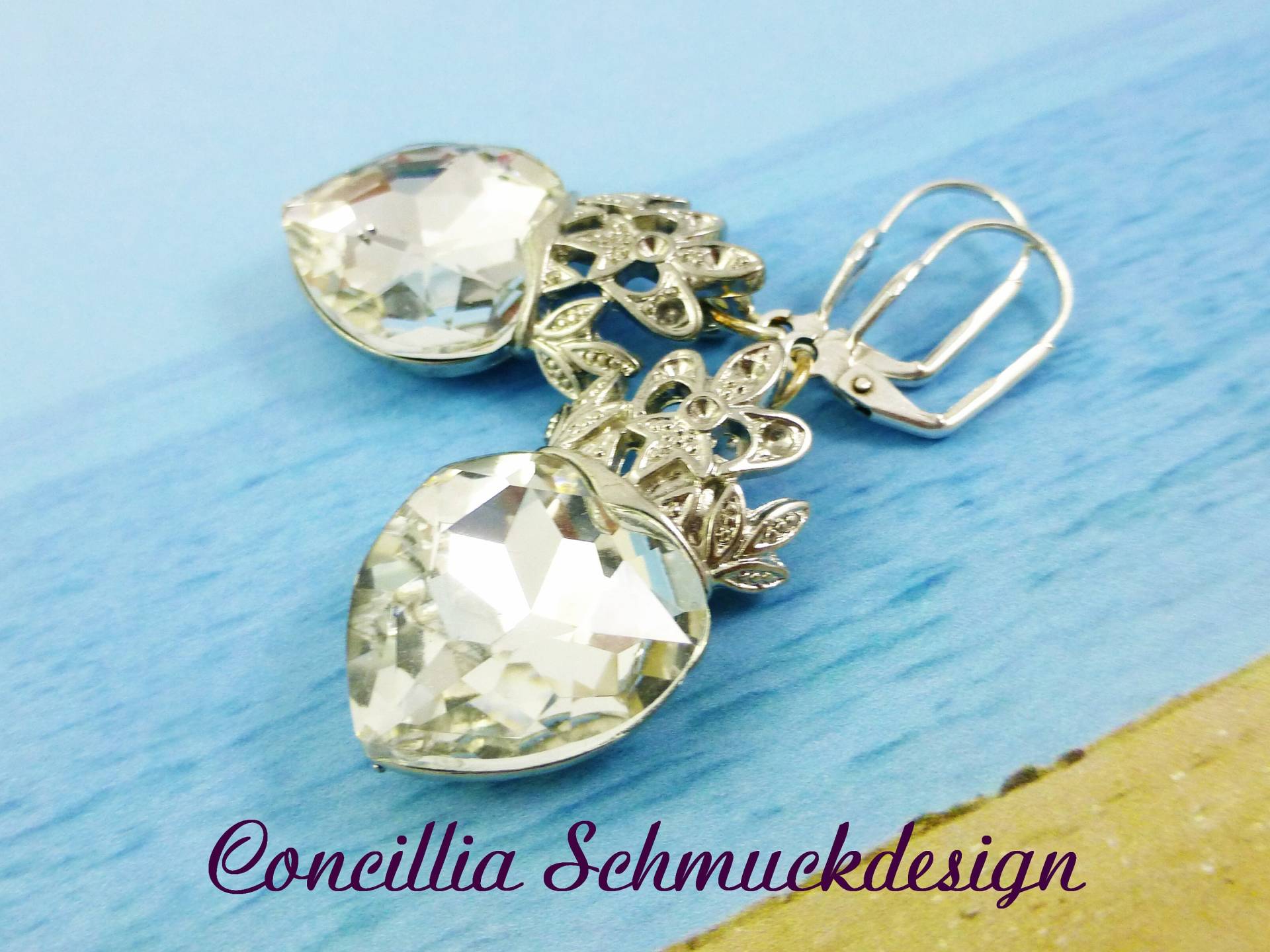 Ohrringe Herz Glitzer Mit Kronenaufbau von concilliadesign