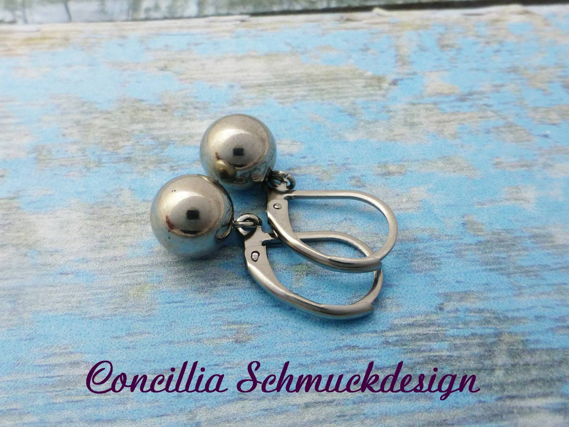 Ohrringe Klein Kugel Silber Edelstahl von concilliadesign