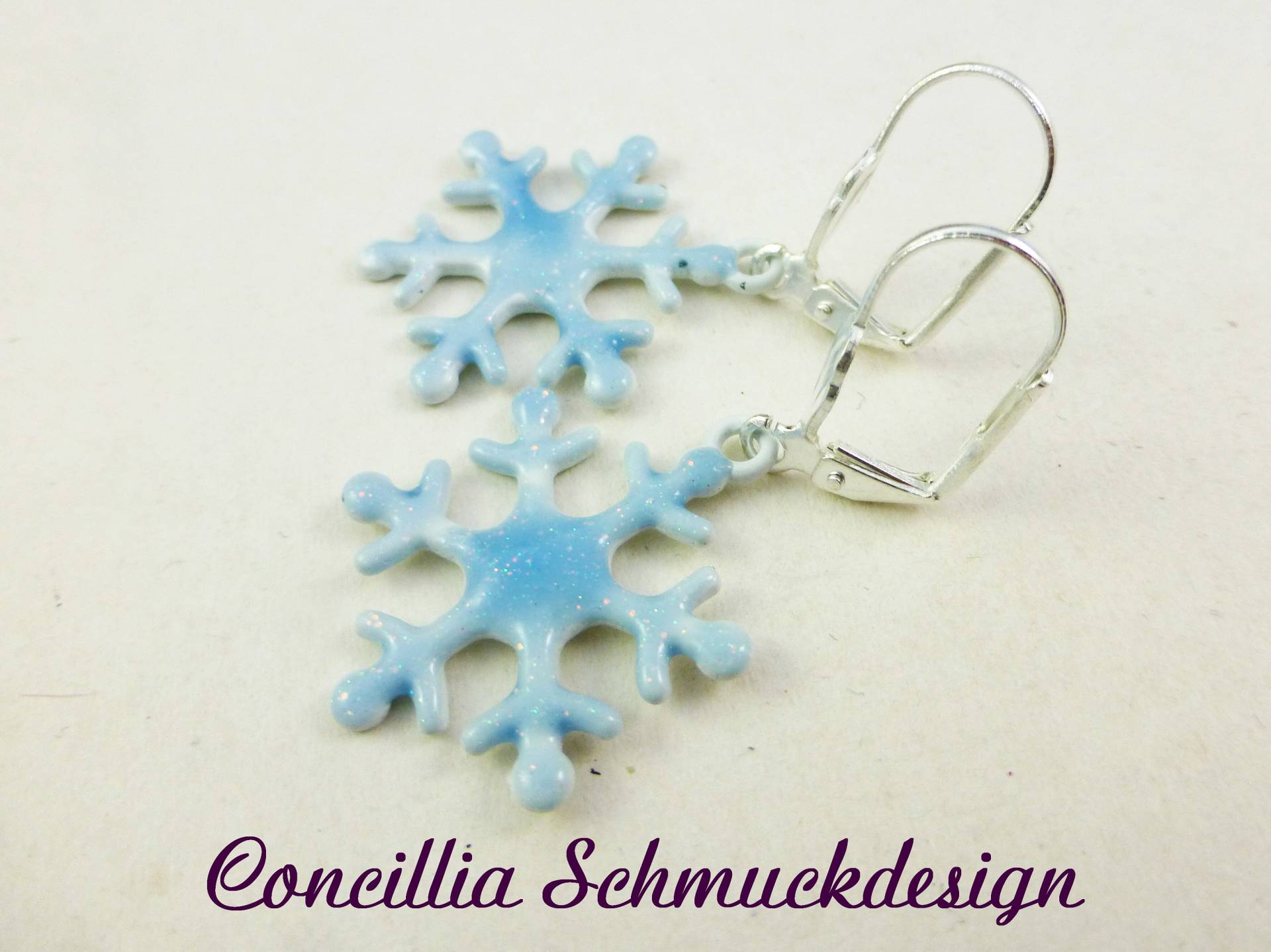Ohrringe Schneeflocke Kristallblau Glitzernd von concilliadesign