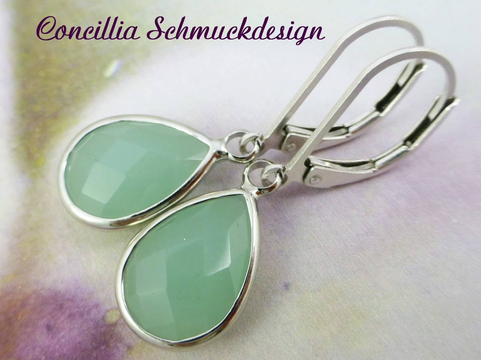 Ohrringe Tropfen Hellgrün Versilbert von concilliadesign