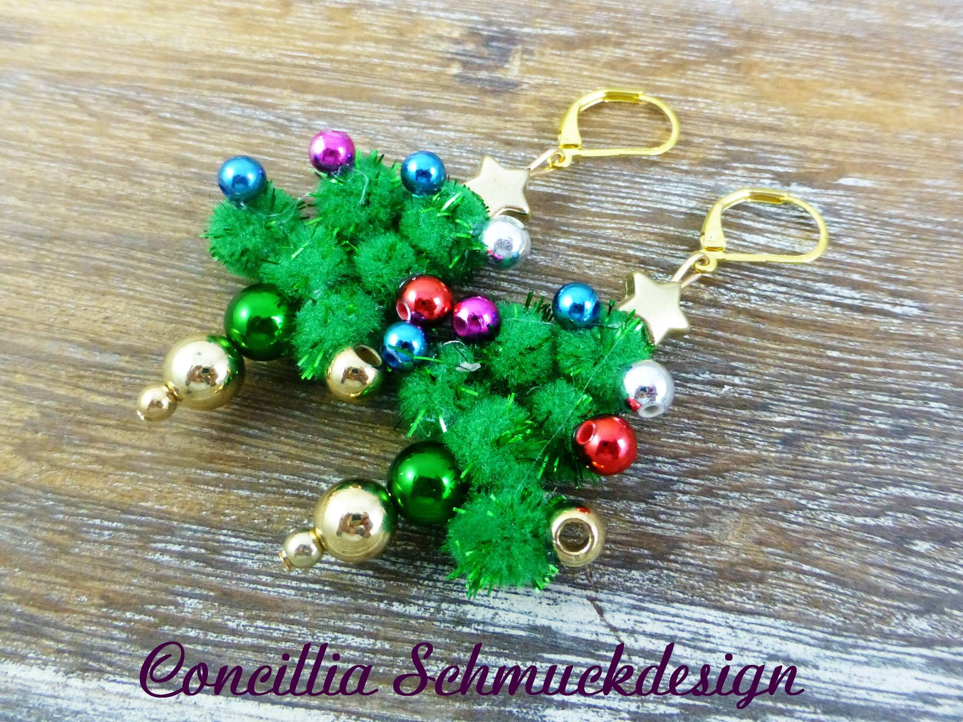 Ohrringe Weihnachts Baum Grün Bunt Plüsch von concilliadesign