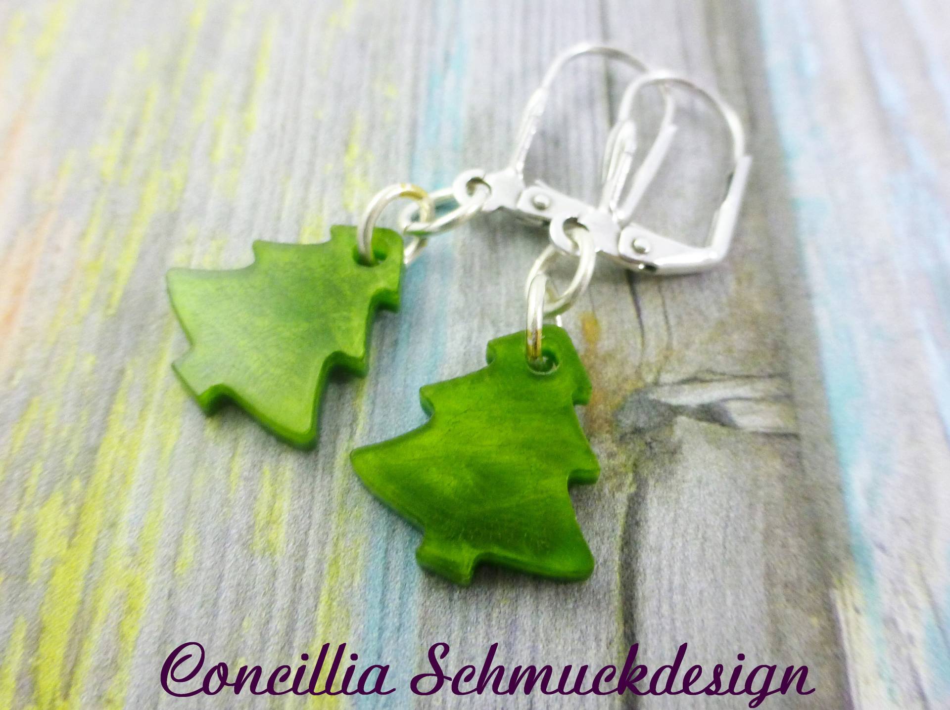Ohrringe Weihnachts Baum Grün Schimmernd von concilliadesign