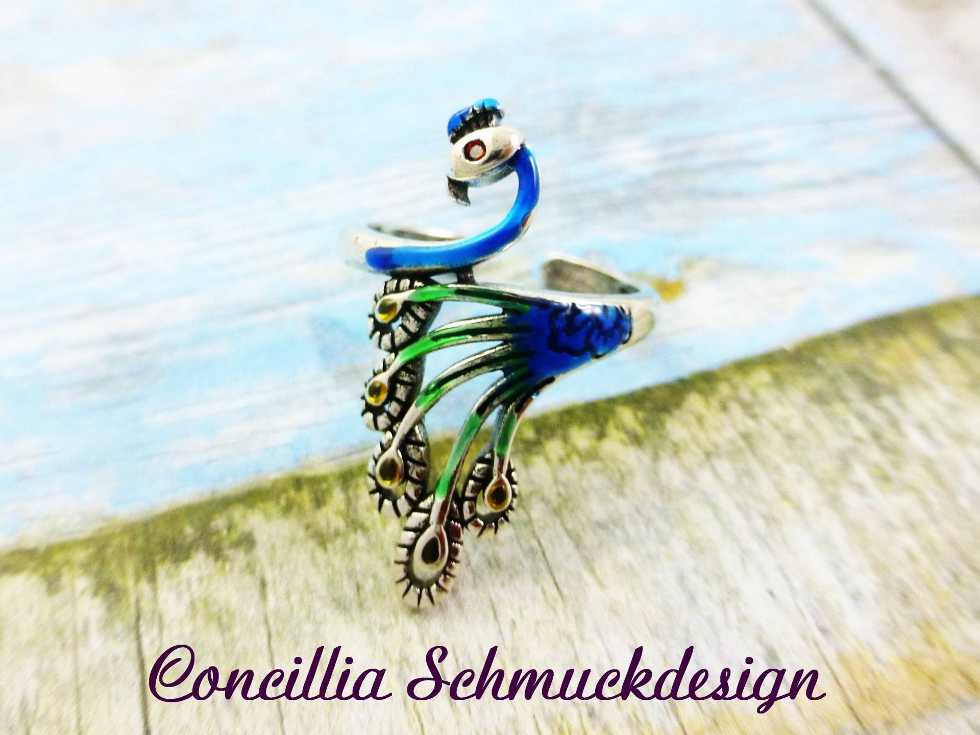 Ring Pfau von concilliadesign