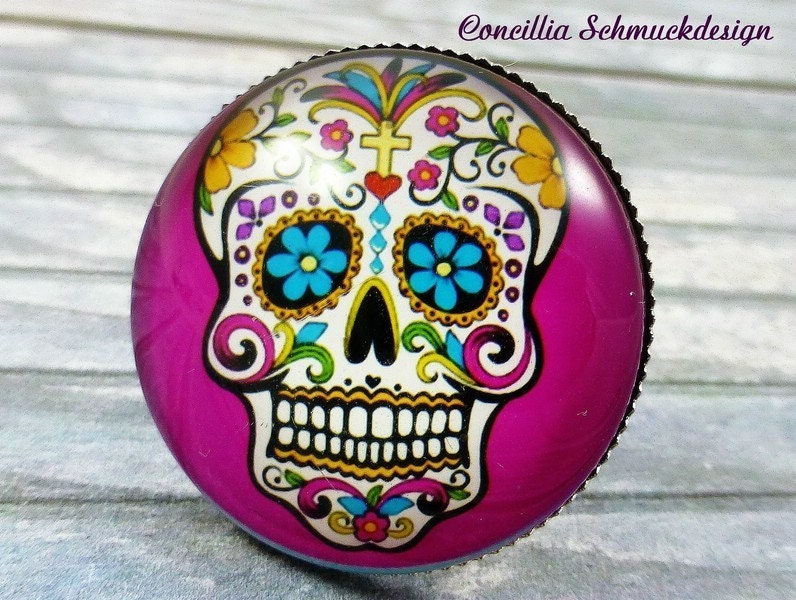Ring Skull Pink Bunt von concilliadesign