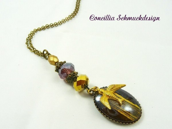 Vintagemedaillon Goldschwalbe von concilliadesign