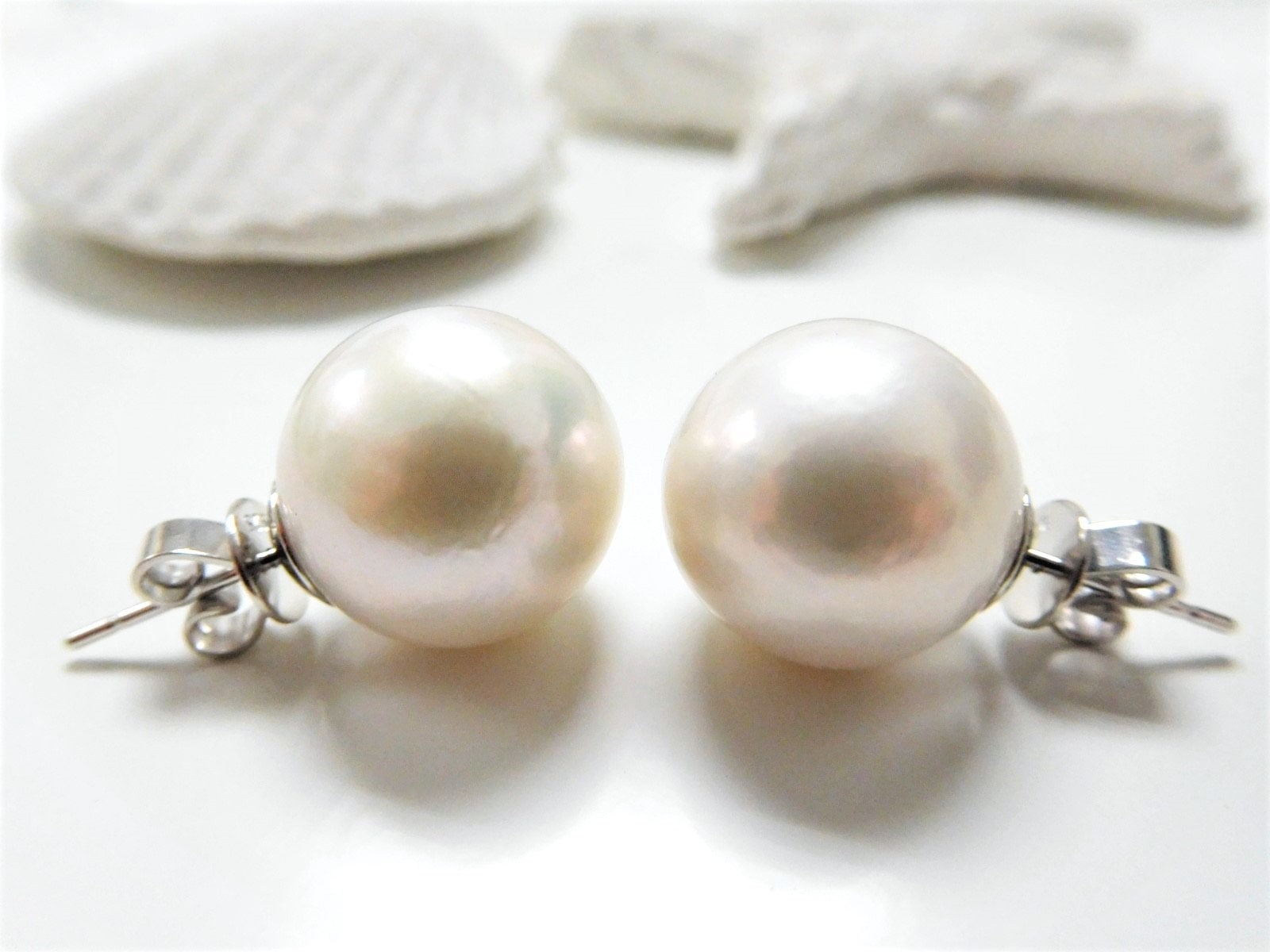 Süßwasser/Edison Perlen Ohrringe Mit Sterling Silberträger Süßwasser/Edison Perlen Ohrringe Mit Sterling Silberträger von continentalpearl