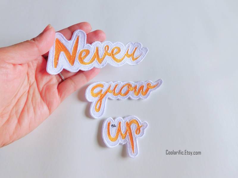 Never Grow Up Gestickter Aufkleber Diy-Zubehör von coolarific