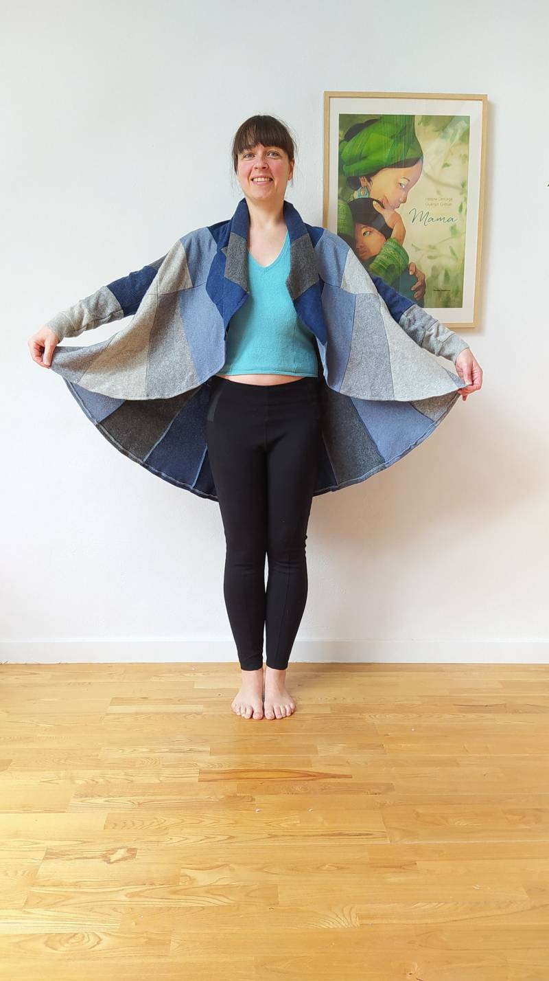 Blauer Kaschmir Wolle Pullover Coolawoola Mantel Grau Handmade Multiwear Hoodie Umhang von coolawoola