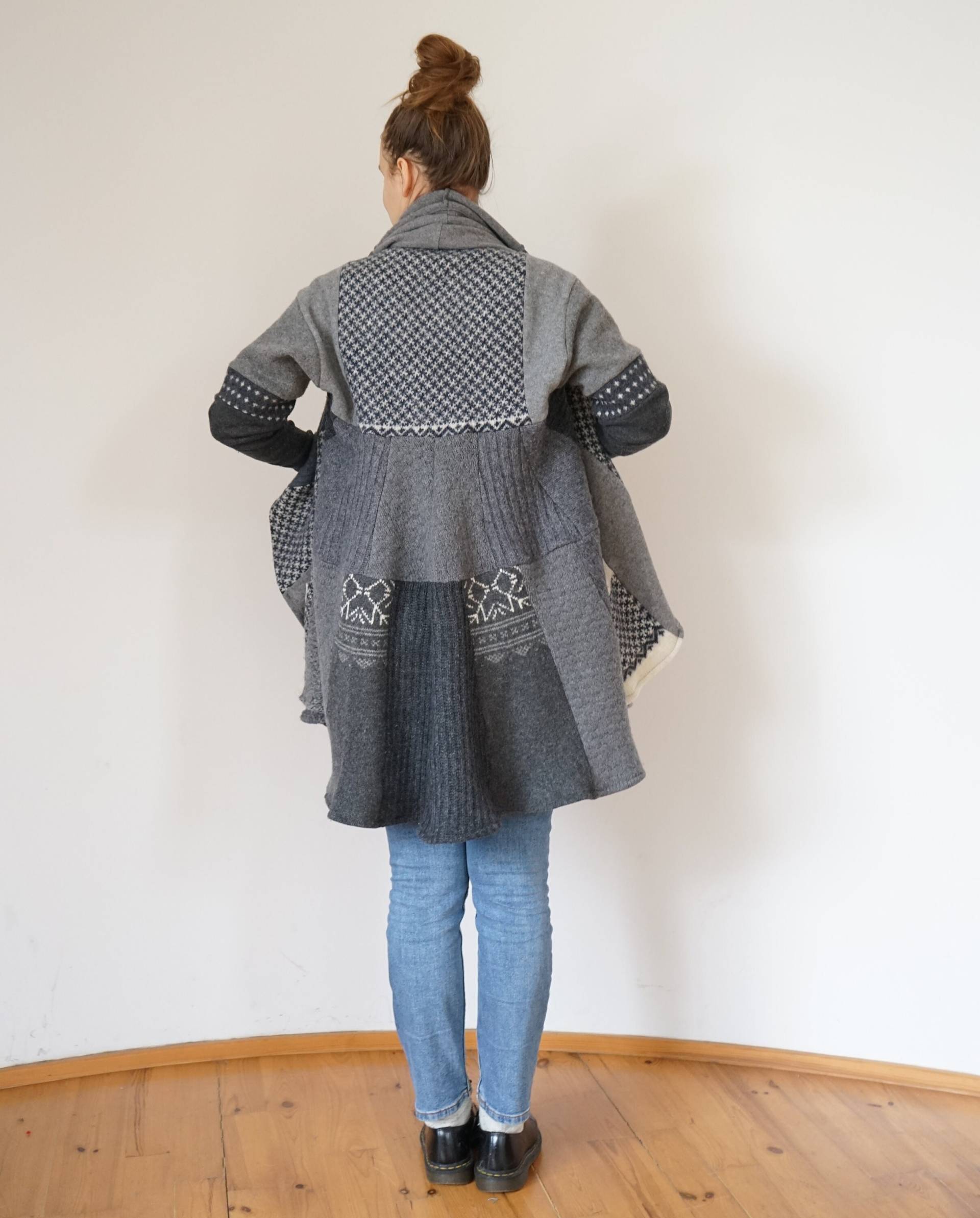 Upcycled Wolle Grau Kreis Strickjacke Coolawoola von coolawoola