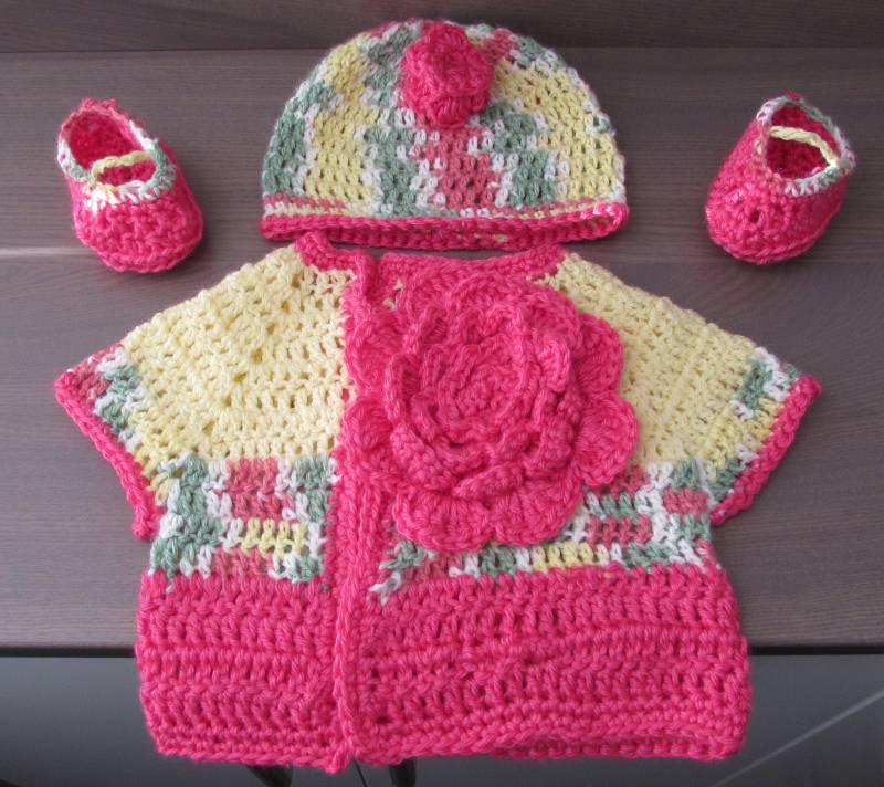 Custom Baby Mädchen Pullover Mütze Und Booties Combo in Den Farben Ihrer Wahl - Geschenk Shower Outfit Set von coriescrafts