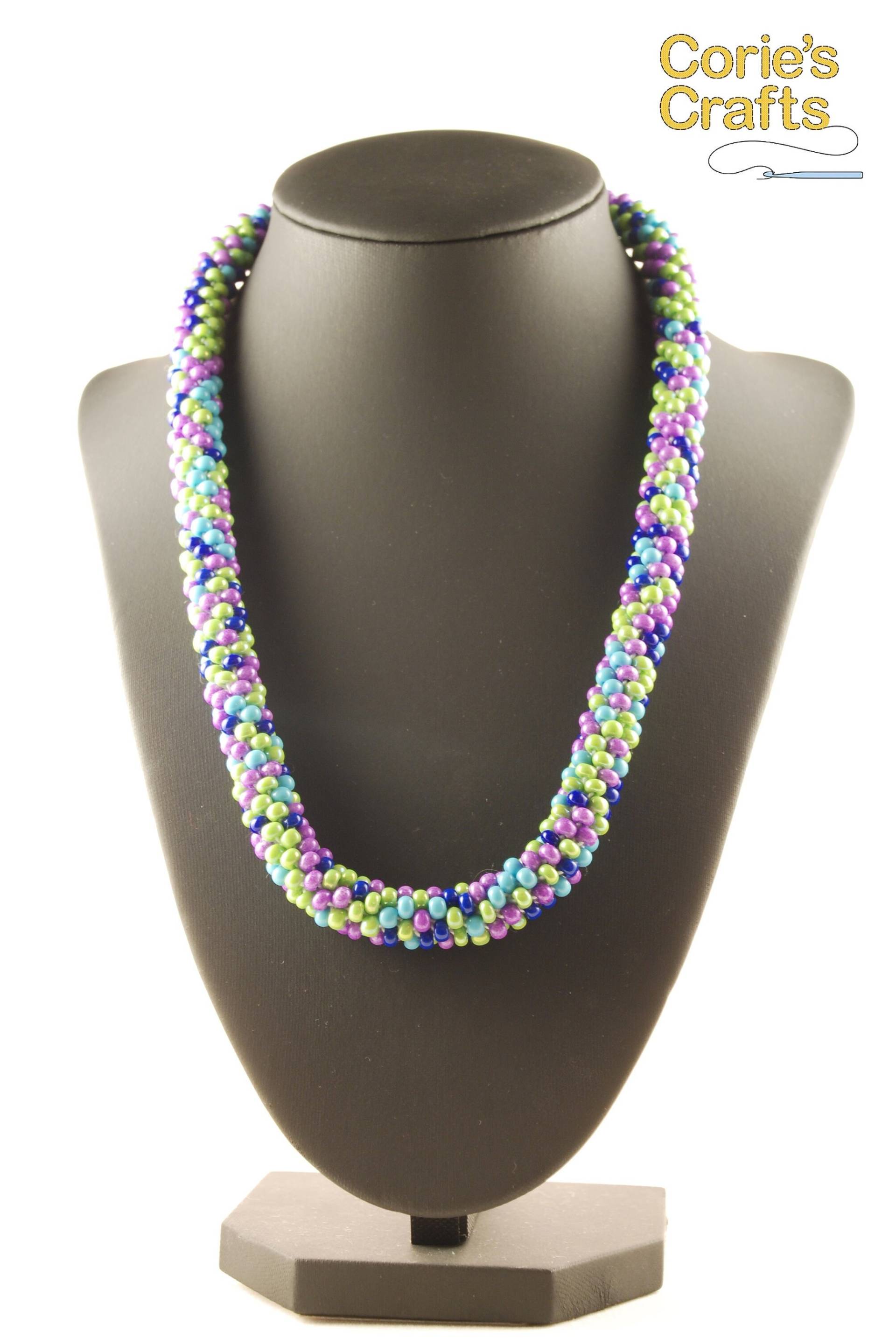 Handgemachte Bunte Perlen Halskette Mit Lila Dunkelblau Aqua Und Grün Optional Armband Ohrringe Schmuck Set von coriescrafts