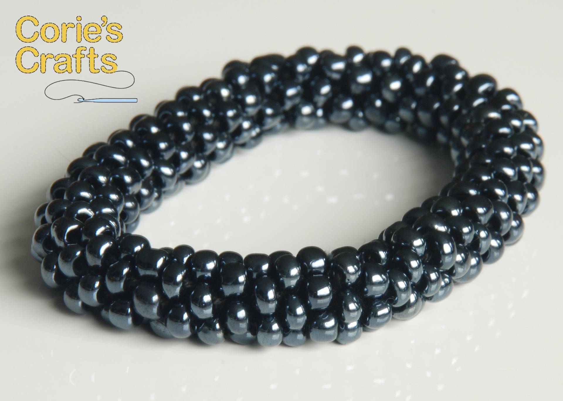 Handgemachtes Glänzendes Gunmetal Schwarz Dunkelgrau Perlen Armband Mit Optional Halskette & Handgemachte Ohrringe Schmuck Set von coriescrafts