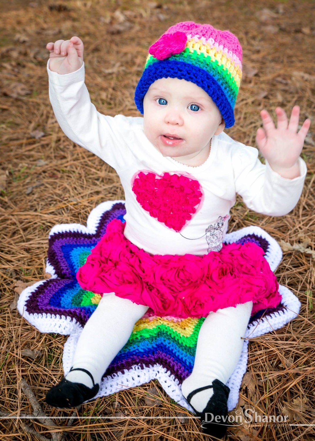 Hinreißende Regenbogen Handgehäkelte Babymütze, Regenbogenmütze, Babymütze von coriescrafts