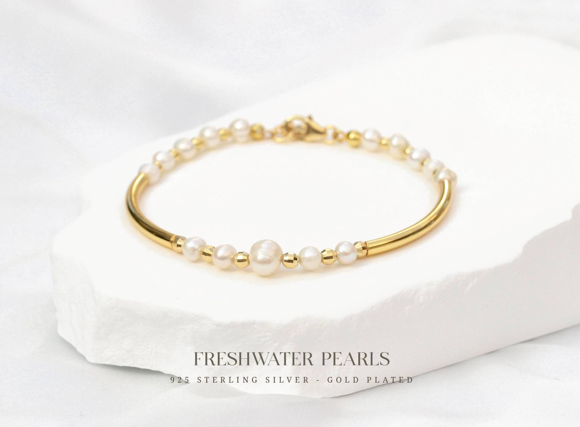 Hochwertiges Süßwasserperlen Armband - Vergoldetes Rohr & Silberperlen Eleganter, Handgefertigter Schmuck Perfektes Geschenk von correlladesign