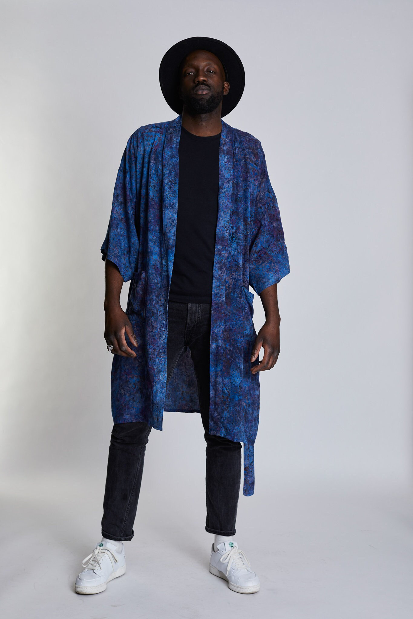 Long Blue Handmade Kimono, Perfect For Home, Festival, Sauna, Wedding Gift, Boho, Dressing Gown, Beach, Colorful Batik, Unisex von cosyno