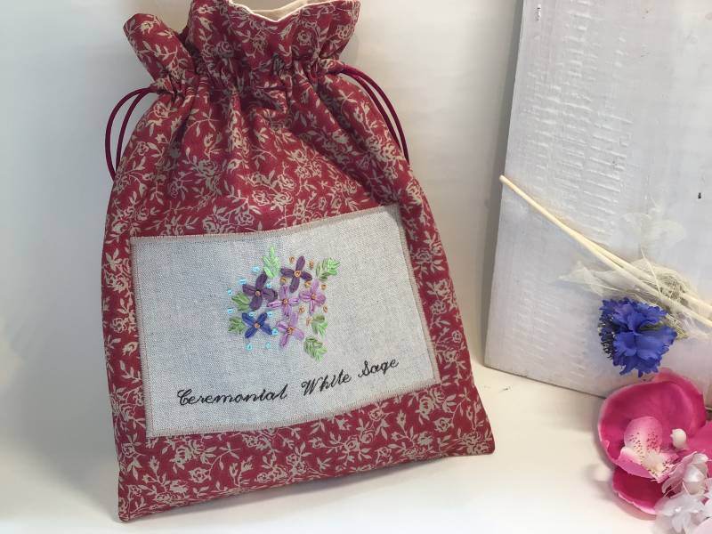 Bestickter Leinenbeutel Rote Blumen Reisetasche Bestickter Leinenbeutel Rote Blumen Reisetasche von cosyribbon