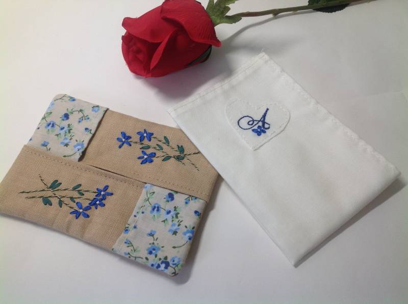 Gestickte Blumen Taschentuchhalter Leinen Taschentuchhalter Gestickte Blumen Taschentuchhalter Leinen Taschentuchhalter von cosyribbon
