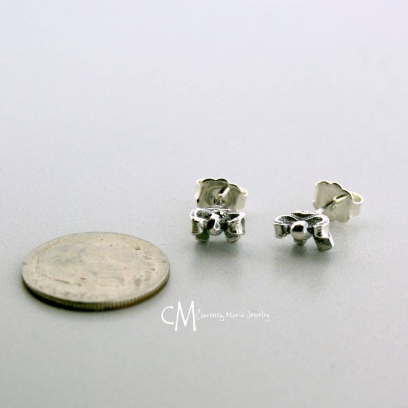 Ohrringe - Silber Bogen Ohrstecker Silber-Bögen Silver Bow Geschenk Für Sie Die Tochter Zu Beugen Ohrringe - Silber Bogen Ohrstecker Silber-Bögen Silver Bow Geschenk Für Sie Die Tochter Zu Beugen von courtneymariejewelry