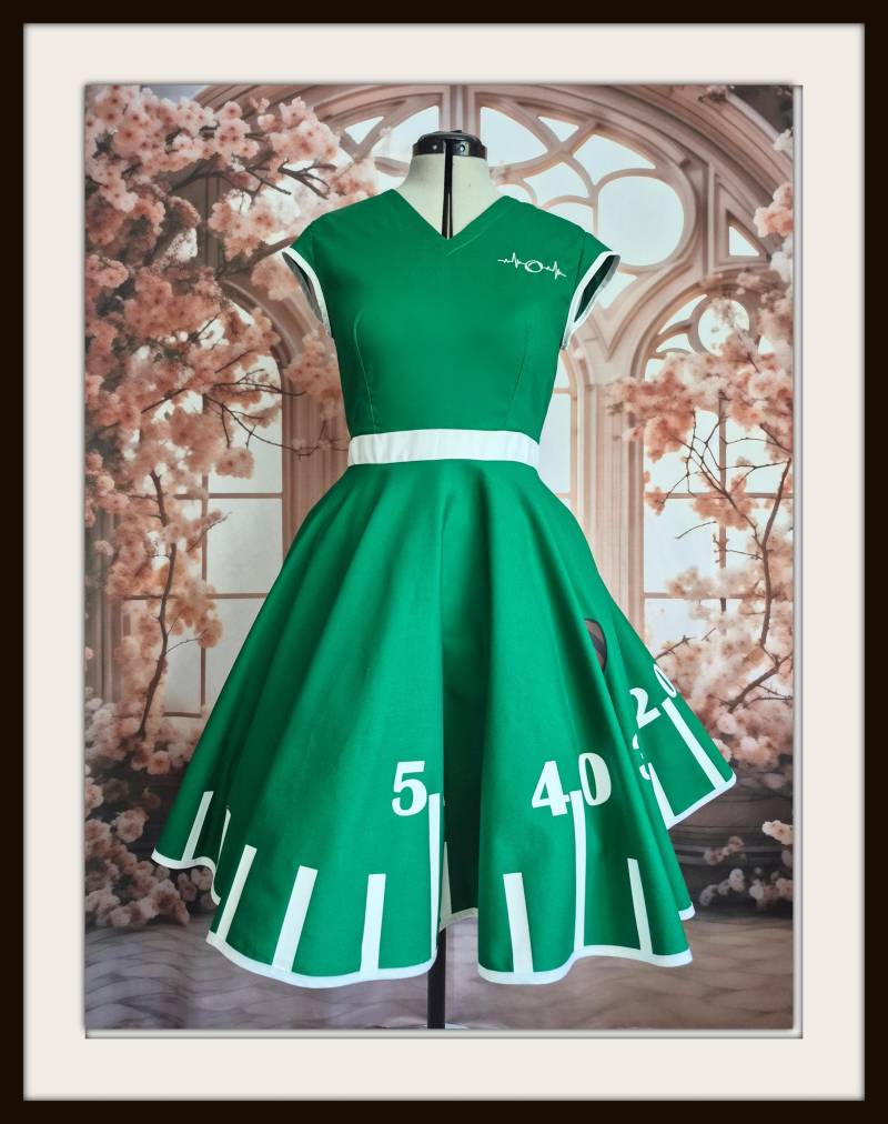 Kleid "Football" Mit Tellerock Kleid "Football" Mit Tellerock von couture4costumes
