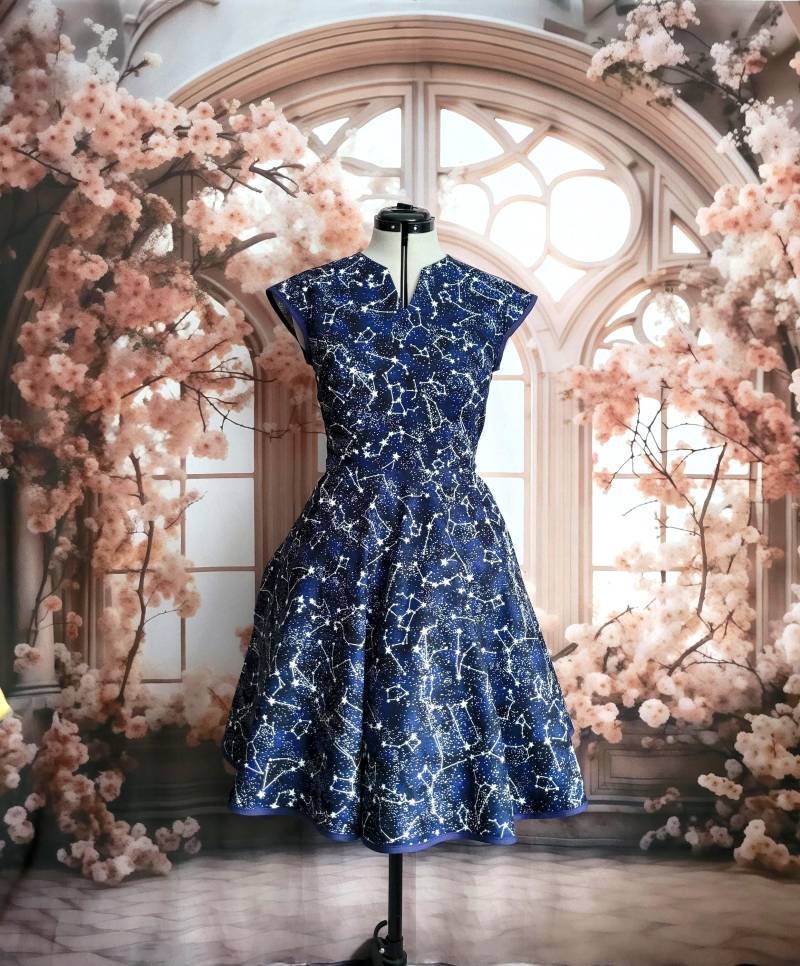 sternenbild Kleid - Leuchtet Im Dunkeln sternenbild Kleid - Leuchtet Im Dunkeln von couture4costumes