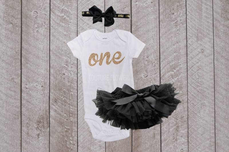 Erster Geburtstag Gold Glitter "One" Body, Tütü Bloomer & Schleife Stirnband Set in Schwarz - 1. Outfit Cake Smash Baby Mädchen Geschenk von coutureflower