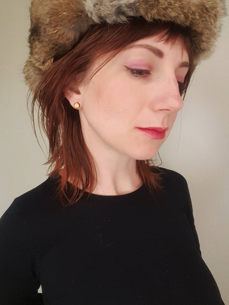 Holzohrstecker, Kleine Natürliche Einfache Und Einzigartige Ohrstecker Set, Holzpfosten von coyotepistoljewelry