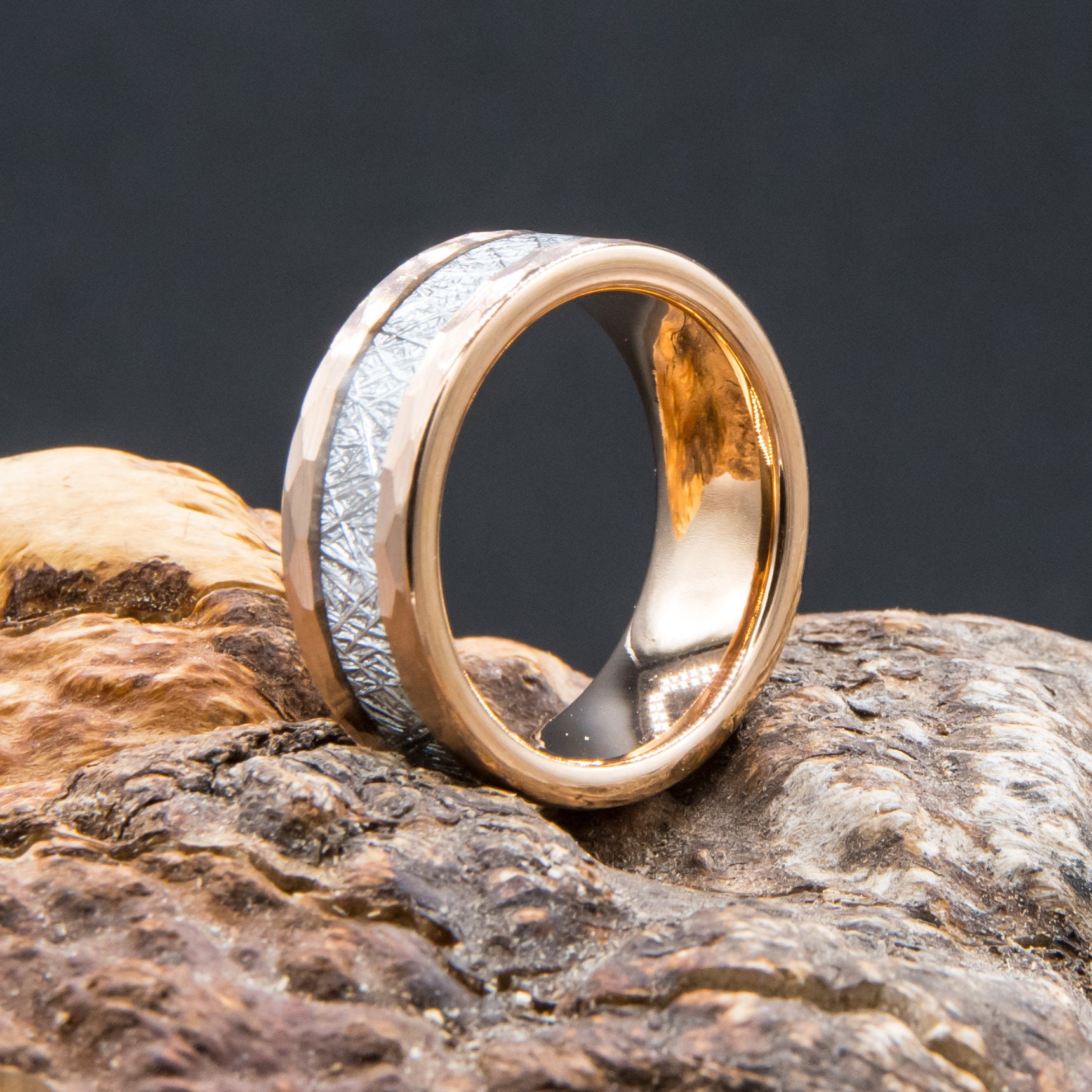 Ring Aus Wolfram Stahl in Kupfer Farbe Mit Einem Inlay Stahlgeflecht Herren Damen 8mm Breit Glänzend von craft4passion