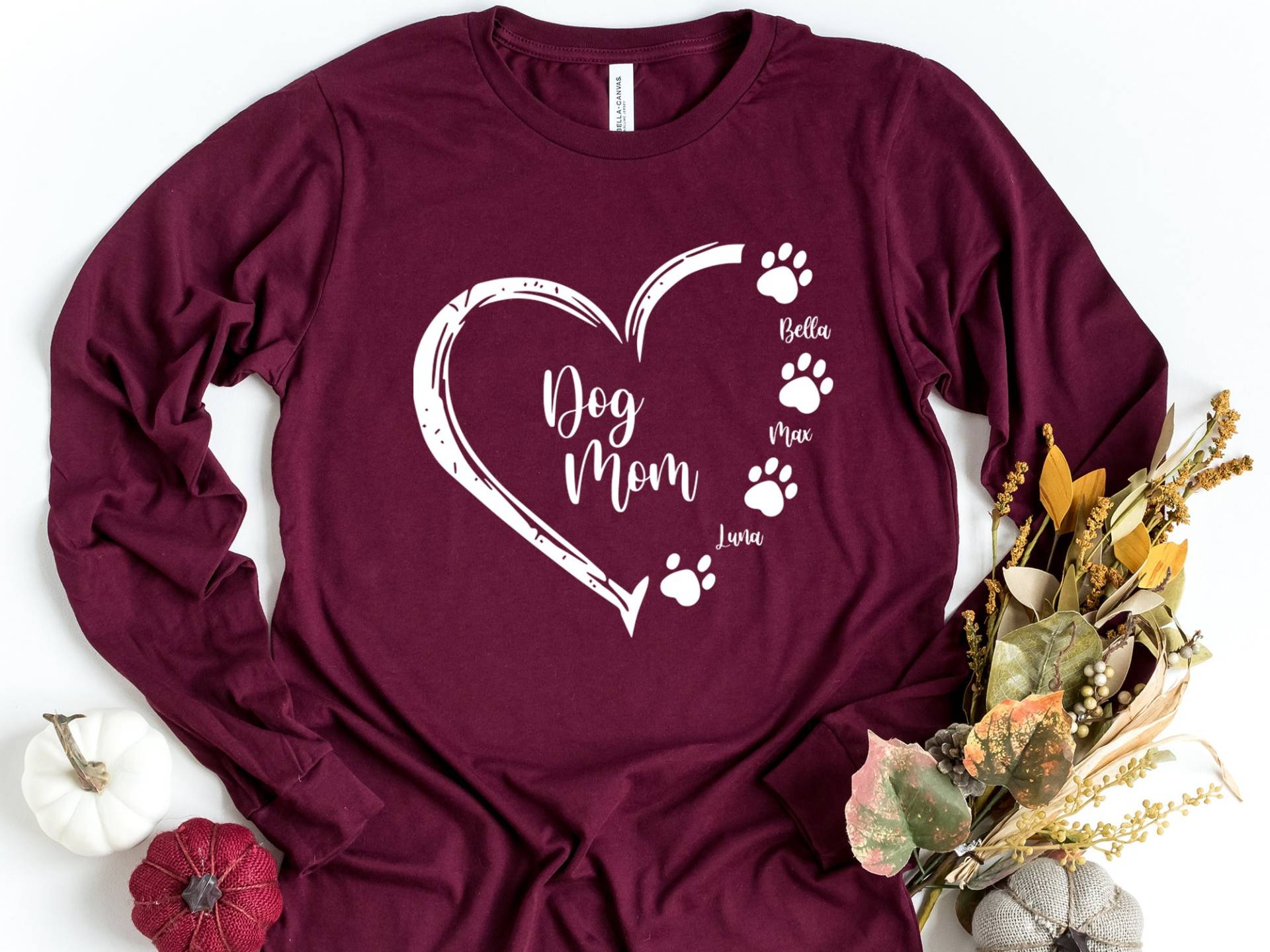 Benutzerdefinierte Hund Mama Shirt, Hunde-Liebhaber-Shirt, Personalisierte Namen Geschenk Für Hundeliebhaber, Hundebesitzer Pfoten-Shirt von craftgatedesign