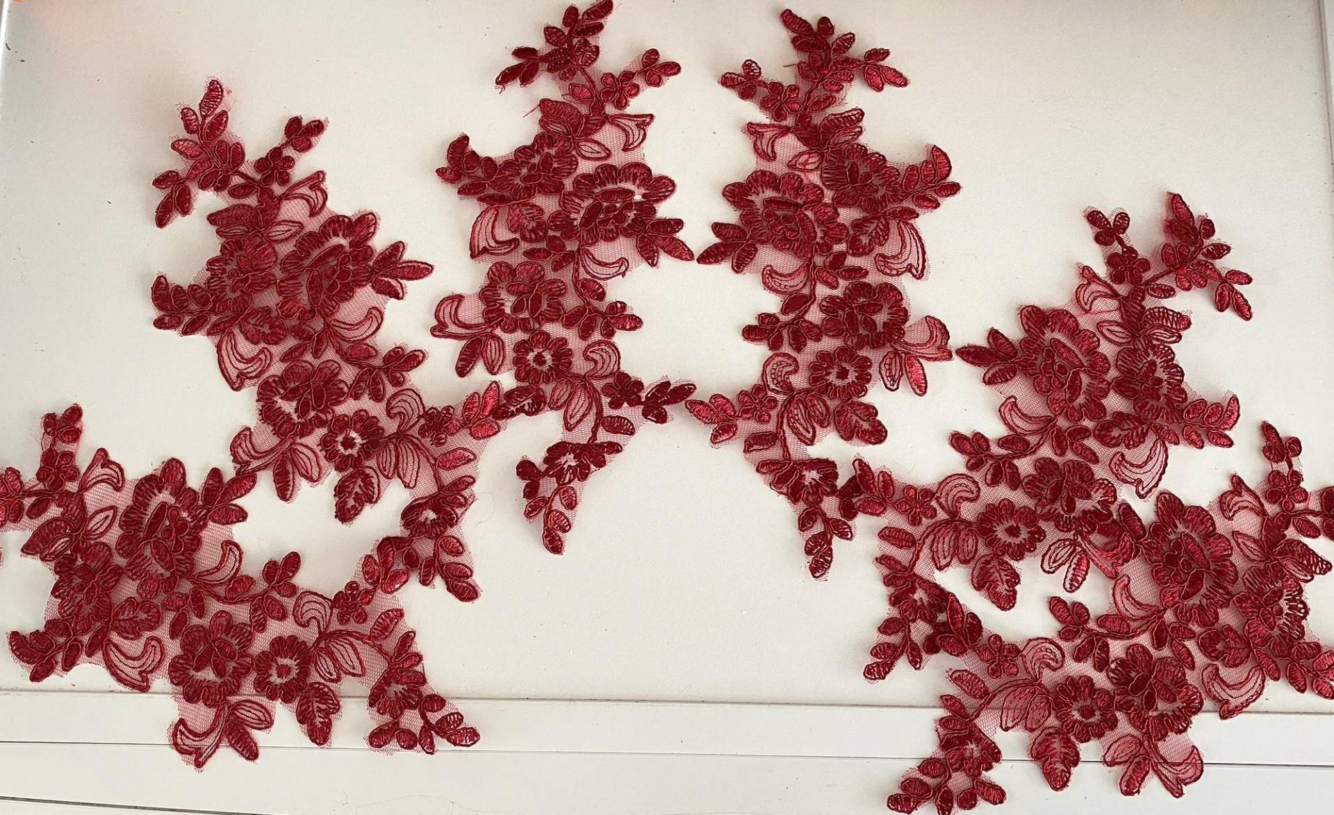 Bündel 6 Stück Weinrote Geblümte Spitze Applikation Gestickter Tüllspitze Motiv Aufnäher Bündel 6 Stück Weinrote Geblümte Spitze Applikation Gestickter Tüllspitze Motiv Aufnäher von craftuneed