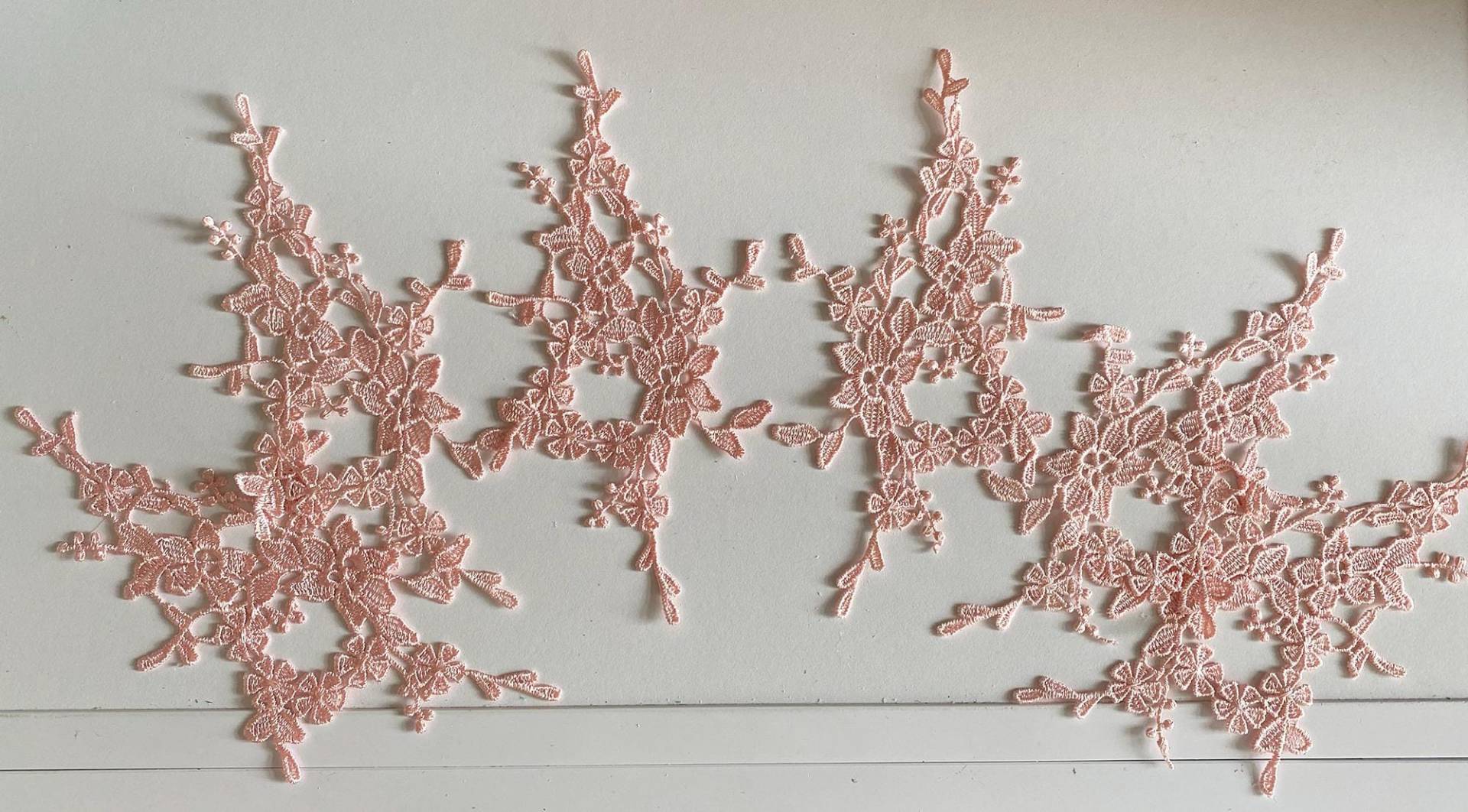 Bundle 6 Stück Lachsrosa Florale Spitze Applikation Aufgenäht Gestickter Motiv Aufnäher Bundle 6 Stück Lachsrosa Florale Spitze Applikation Aufgenäht Gestickter Motiv Aufnäher von craftuneed
