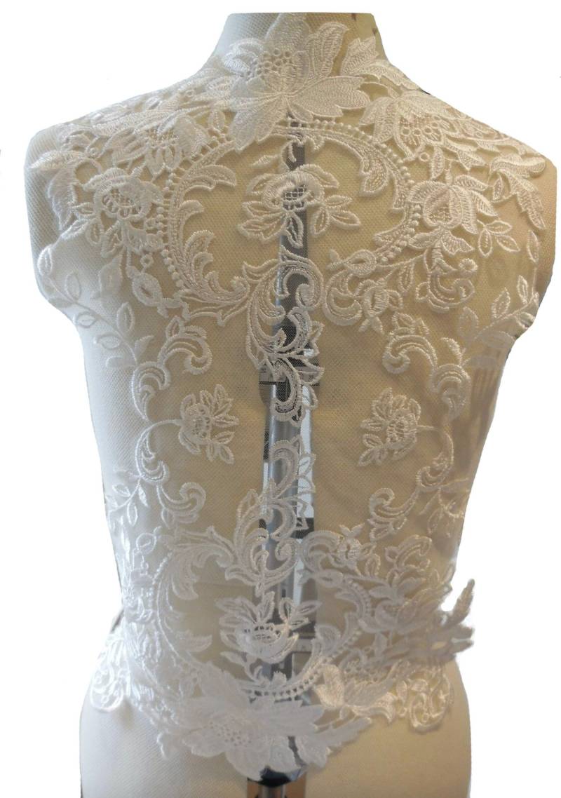 Große Elfenbeinfarbene Florale Spitzen-Applikation Brautbolero | 33 cm X 50, 5 cm Große Elfenbeinfarbene Florale Spitzen-Applikation Brautbolero | 33 cm X 50, 5 cm von craftuneed