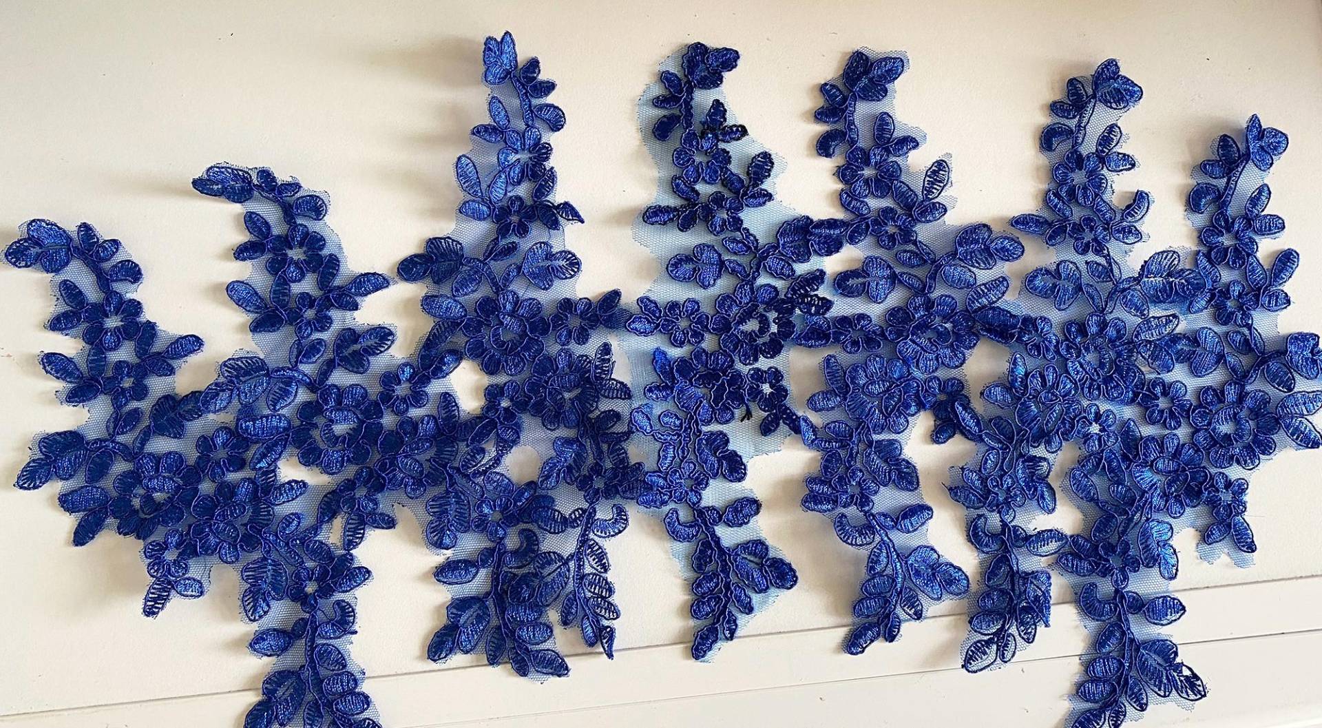 Royalblaue Florale Spitzenapplikation - Gestickter Aufnäher Mit Tüllmotiv | 7 Stück Royalblaue Florale Spitzenapplikation - Gestickter Aufnäher Mit Tüllmotiv | 7 Stück von craftuneed