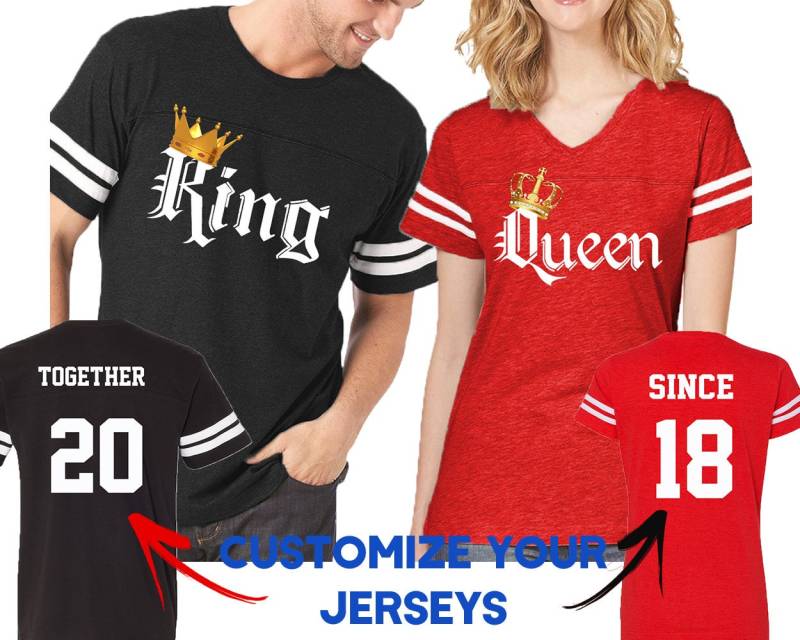 King & Queen Matching Jerseys Maßgeschneiderte Paar-T-Shirts von crazydaisyworld