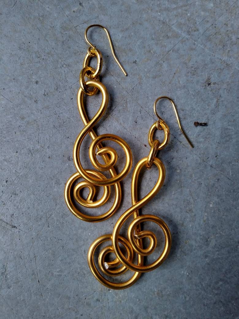 Mini Violinschlüssel Ohrring in Gold Oder Silber Ton Mini Violinschlüssel Ohrring in Gold Oder Silber Ton von crazyfunkystuff