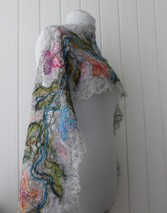 Eleganter Schal. Schmetterlings-Schal. Weicher Schal Schmetterling Oversized Wrap. Mode-Schal Grau Handgefertigte Verrückt Wolle Technik Für Frauen Eleganter Schal. Schmetterlings-Schal. Weicher Schal Schmetterling Oversized Wrap. Mode-Schal Grau Handgefertigte Verrückt Wolle Technik Für Frauen von crazywoolLT