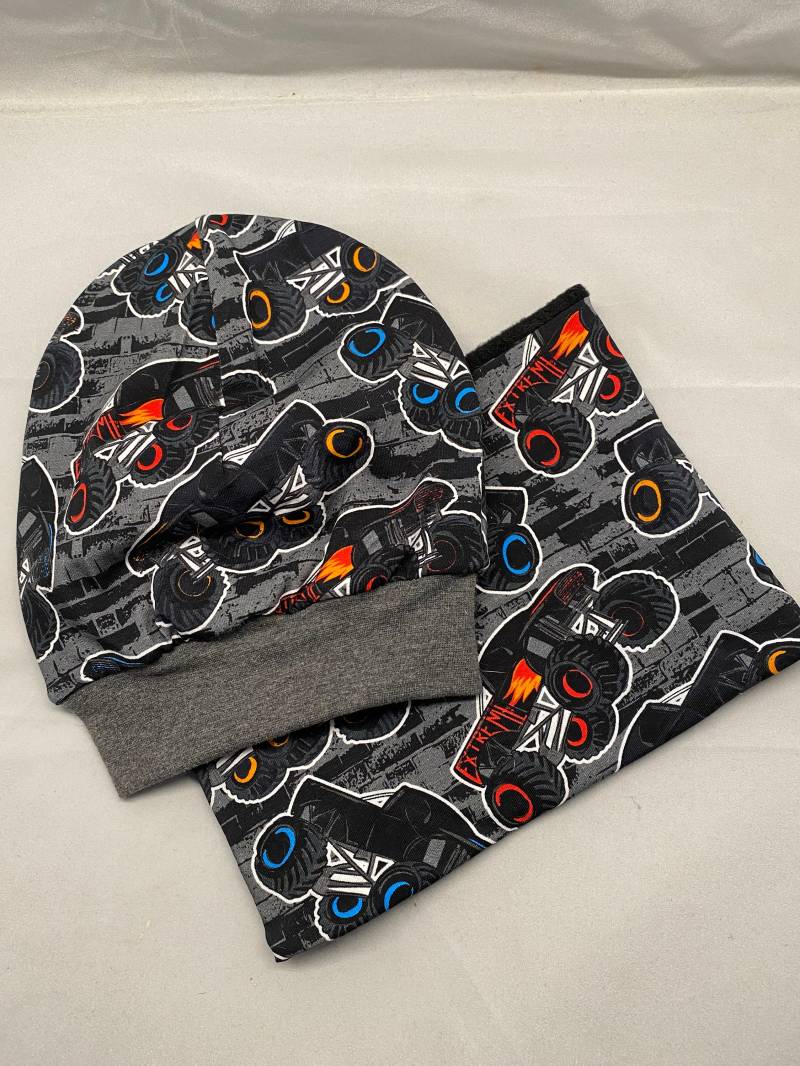 Winterset , Beanie Und Loop Mit Monstertrucks von createdbyPfeffi